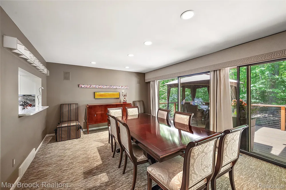 4872 Cliffside Drive West Bloomfield Charter Township, MI 48323