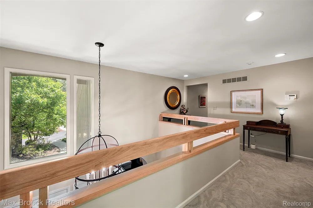 4872 Cliffside Drive West Bloomfield Charter Township, MI 48323