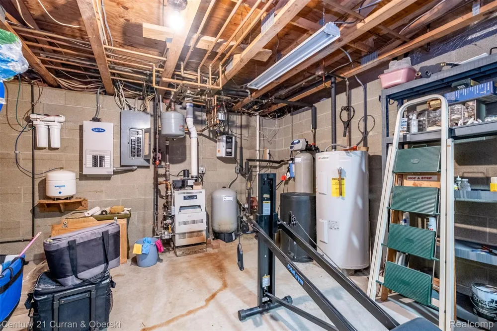 6595 Six Mile Road Salem Township, MI 48168