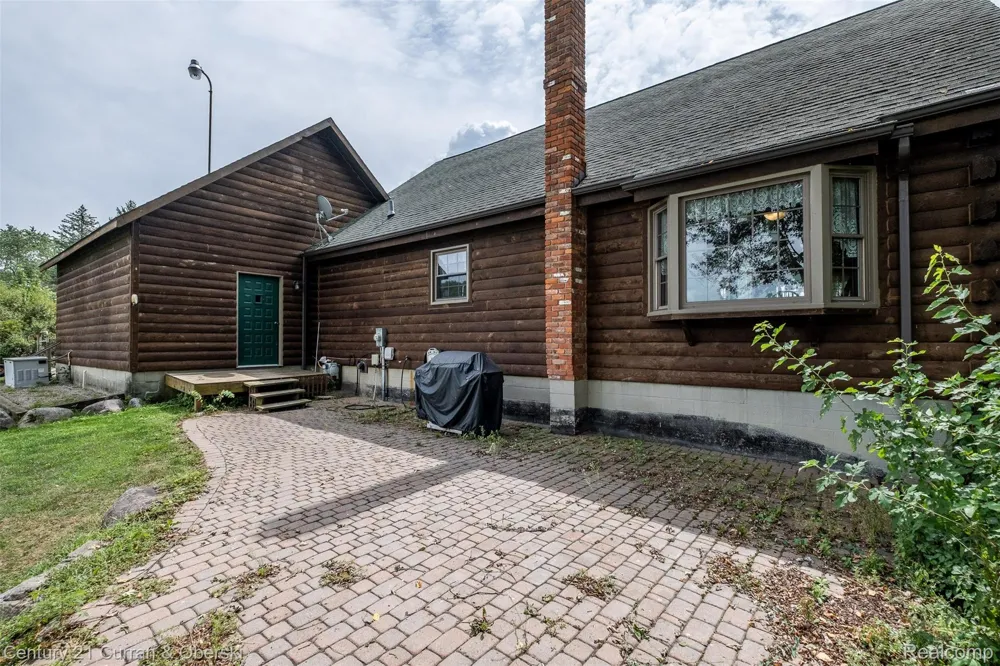 6595 Six Mile Road Salem Township, MI 48168