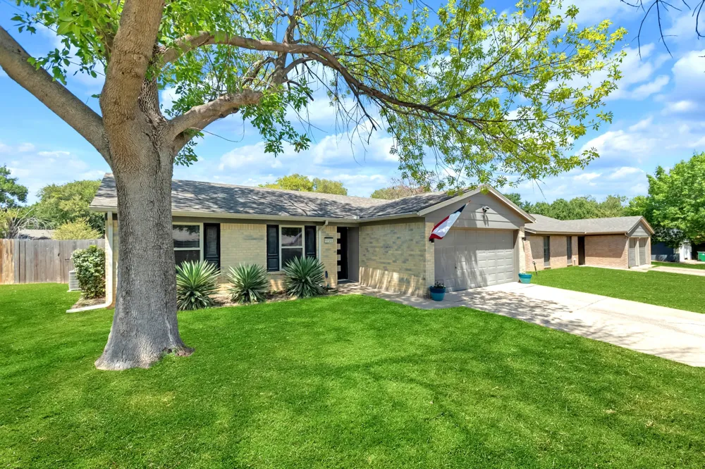 5721 Macneill Drive Haltom City, TX 76148