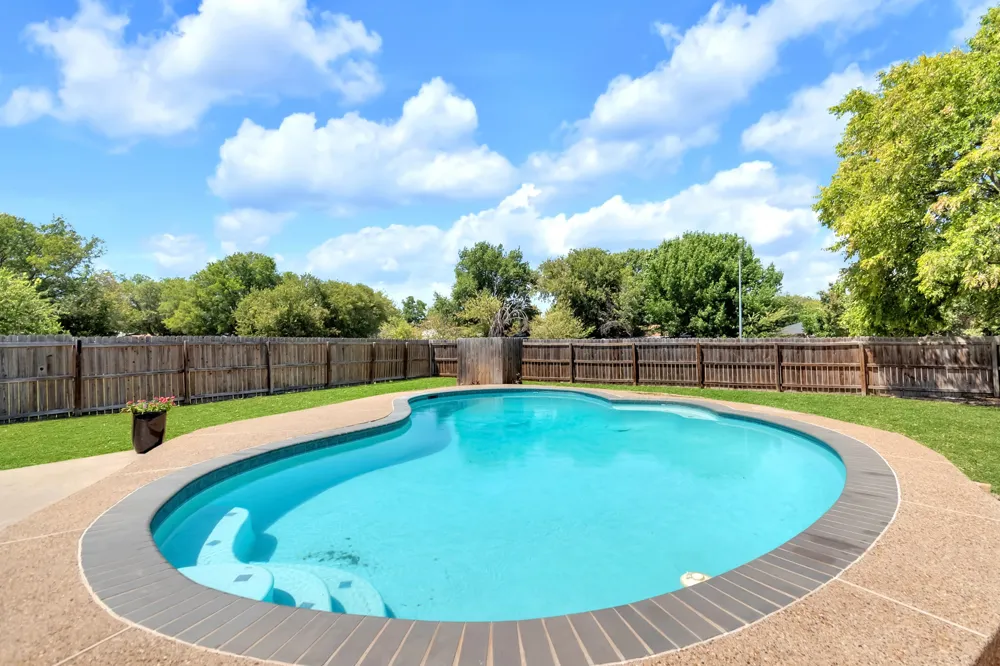 5721 Macneill Drive Haltom City, TX 76148