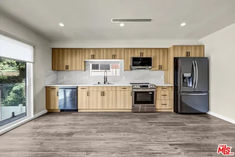 1305 Sycamore