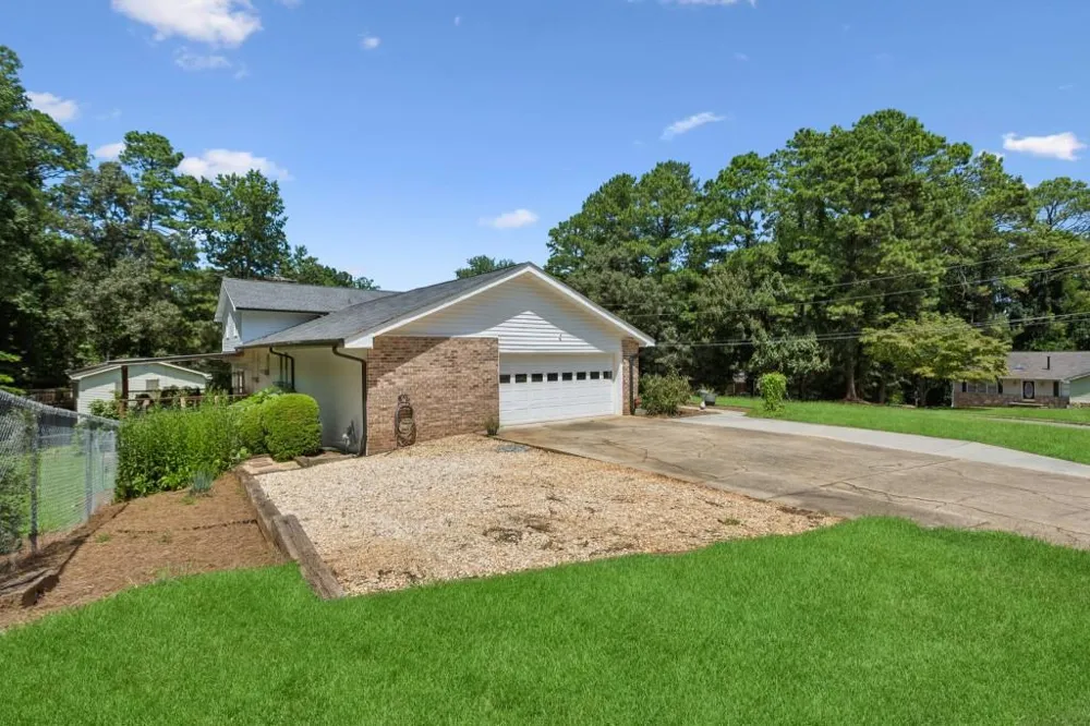 212 Simpson Drive NE Kennesaw, GA 30144