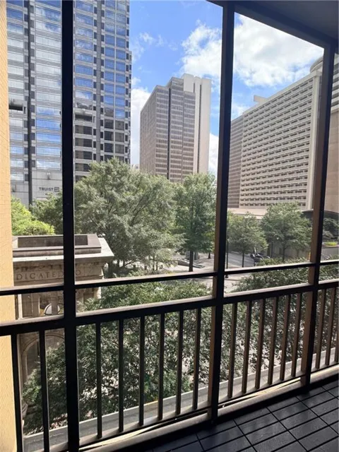 300 Peachtree Street NE #4F