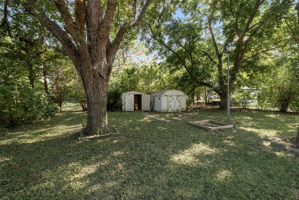 1716 Harris Street Gainesville, TX 76240