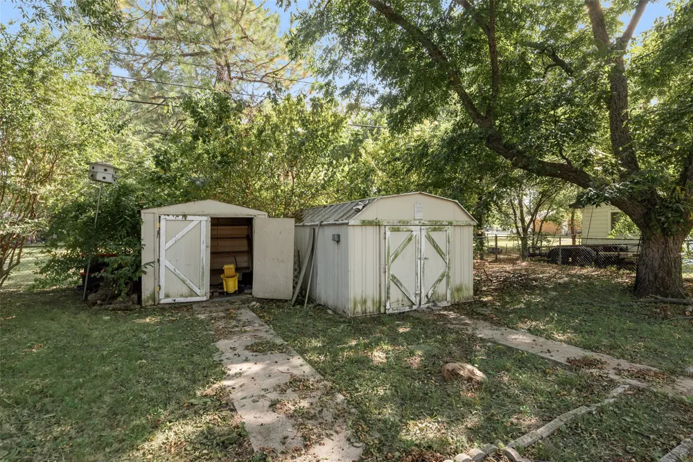 1716 Harris Street Gainesville, TX 76240