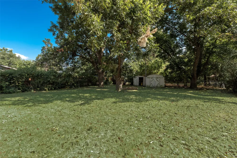 1716 Harris Street Gainesville, TX 76240