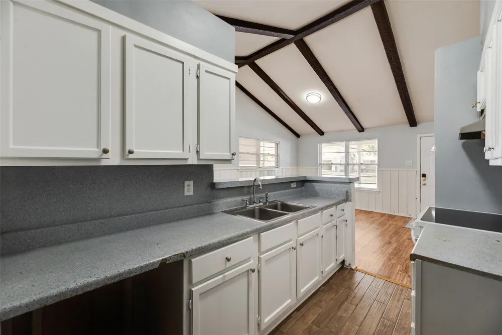 1716 Harris Street Gainesville, TX 76240