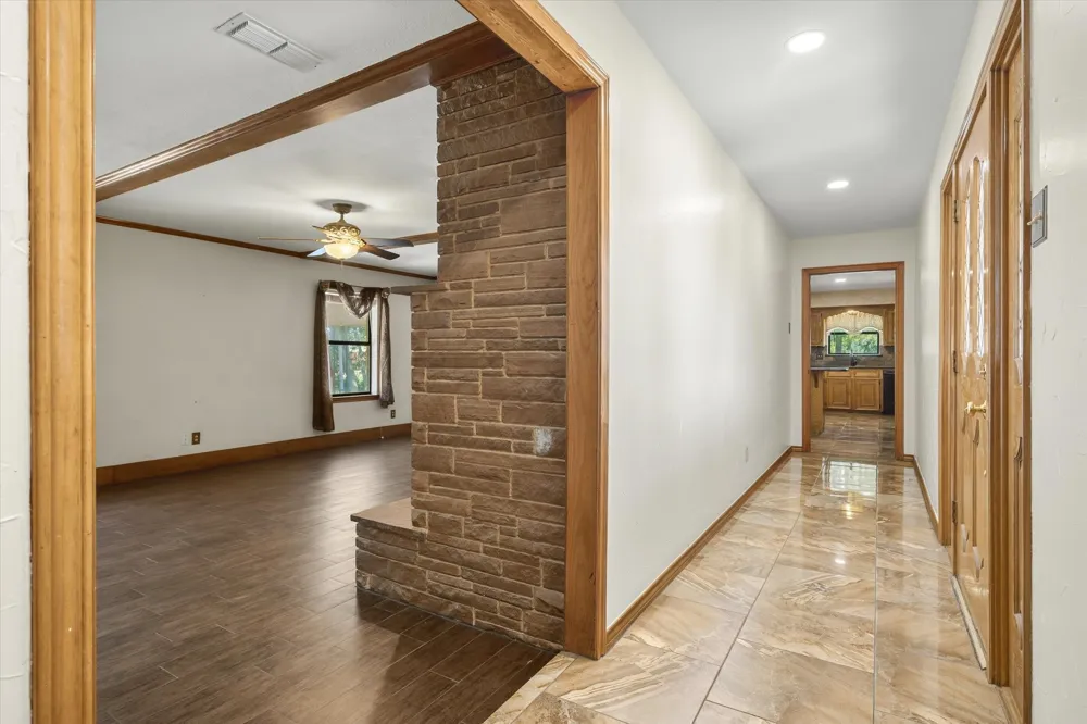 1609 E Farmers Road Seagoville, TX 75159