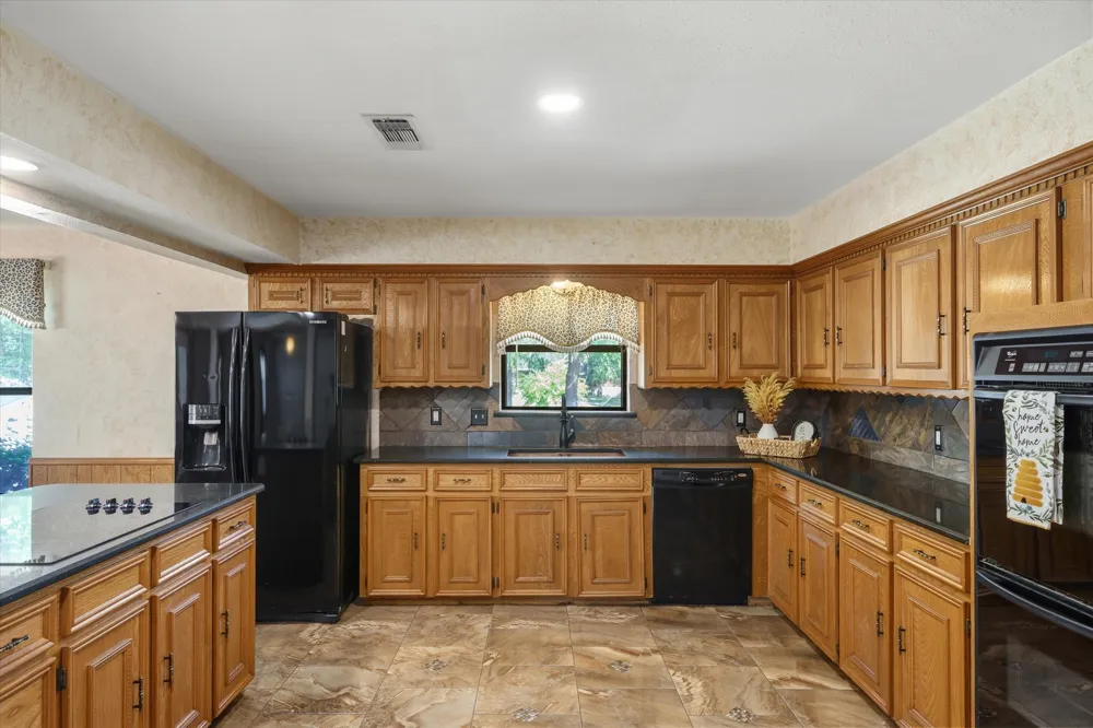 1609 E Farmers Road Seagoville, TX 75159