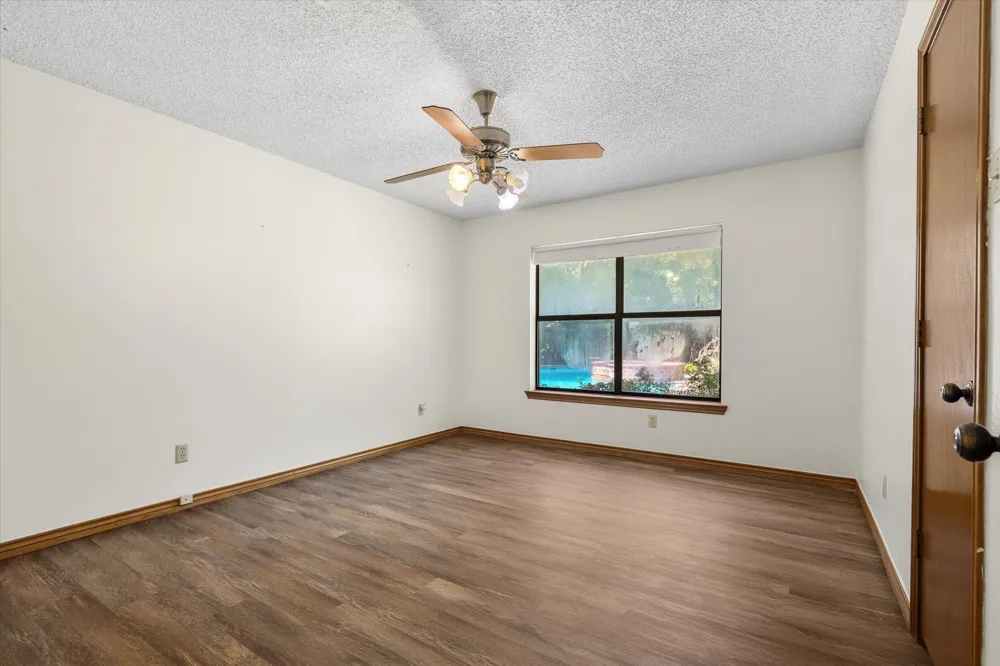1609 E Farmers Road Seagoville, TX 75159