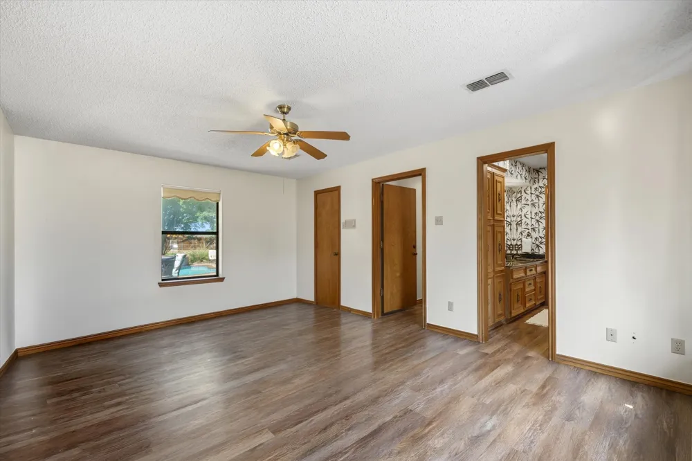 1609 E Farmers Road Seagoville, TX 75159