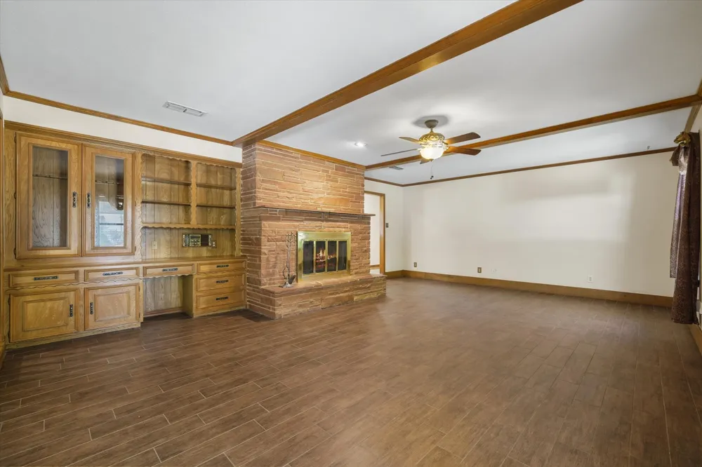1609 E Farmers Road Seagoville, TX 75159