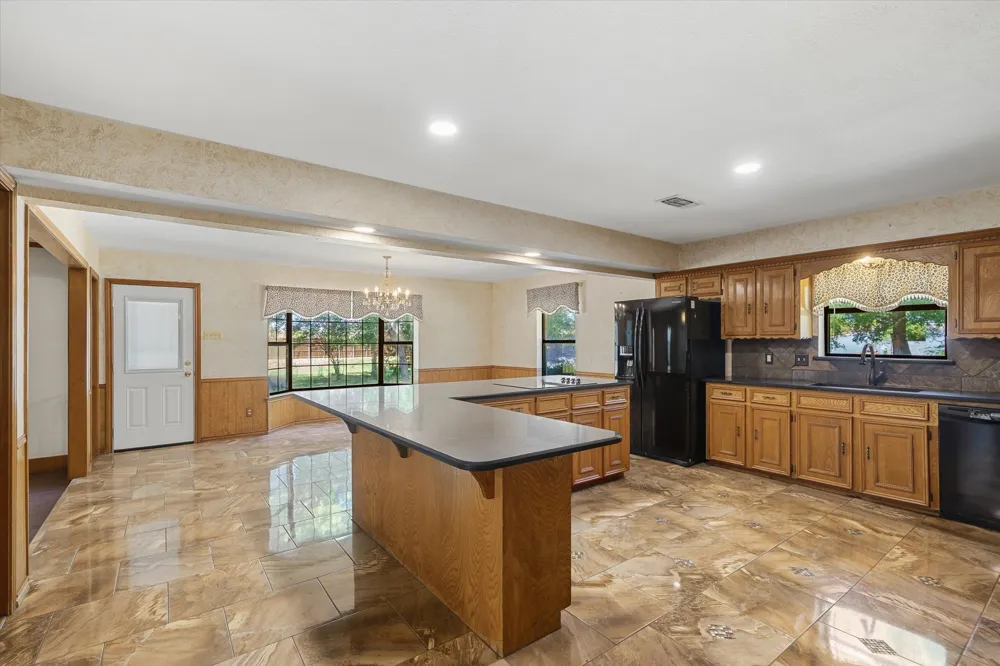 1609 E Farmers Road Seagoville, TX 75159