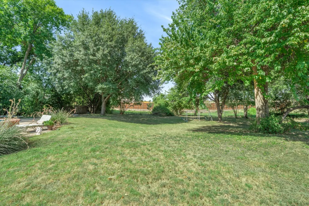 1609 E Farmers Road Seagoville, TX 75159