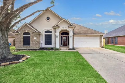 3419 Glastonbury Drive