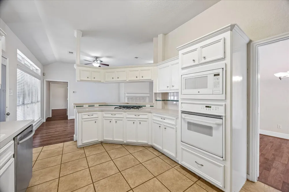 3419 Glastonbury Drive Pearland, TX 77581