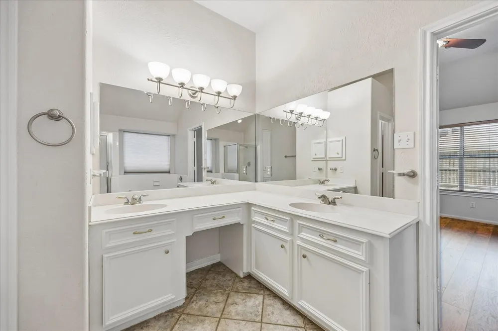 3419 Glastonbury Drive Pearland, TX 77581