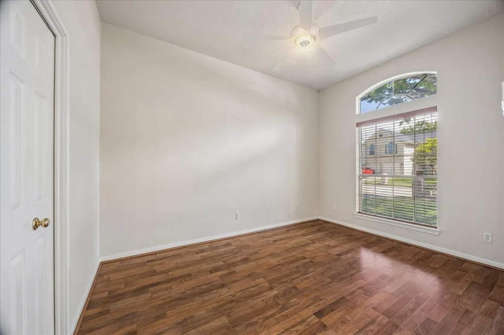 3419 Glastonbury Drive Pearland, TX 77581