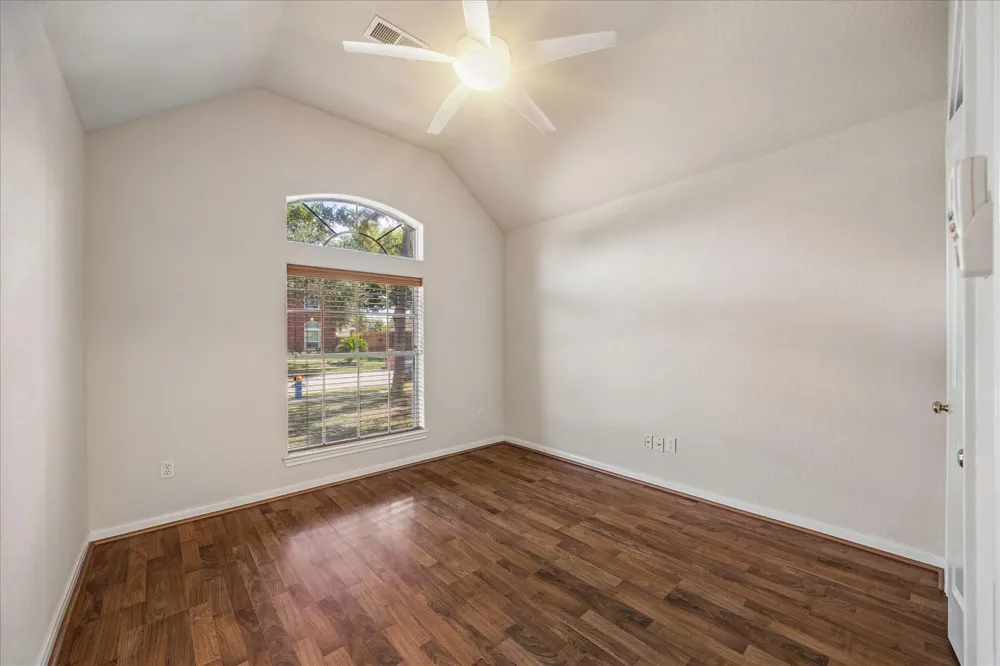 3419 Glastonbury Drive Pearland, TX 77581