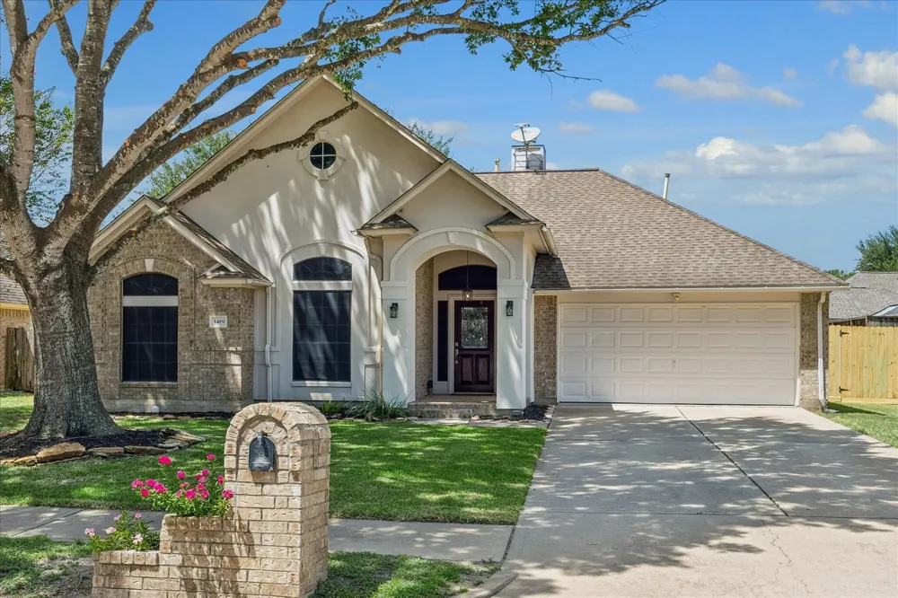 3419 Glastonbury Drive Pearland, TX 77581