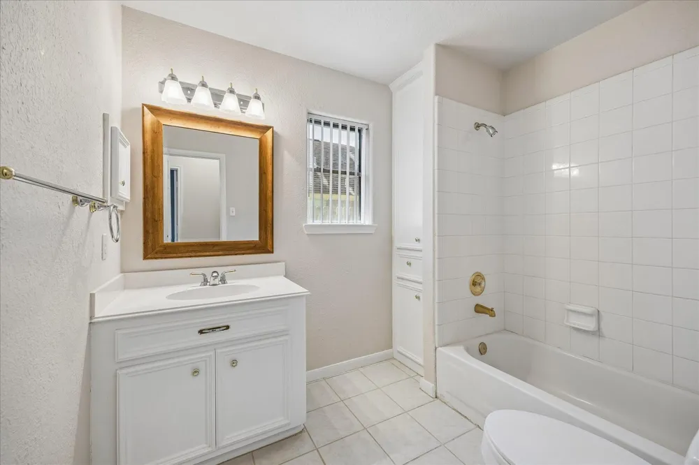3419 Glastonbury Drive Pearland, TX 77581