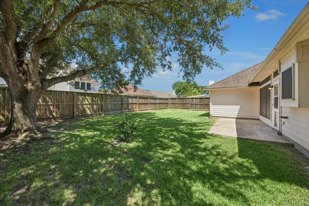 3419 Glastonbury Drive Pearland, TX 77581