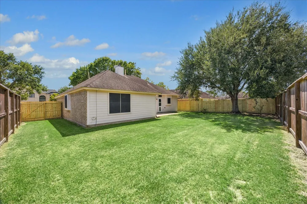3419 Glastonbury Drive Pearland, TX 77581