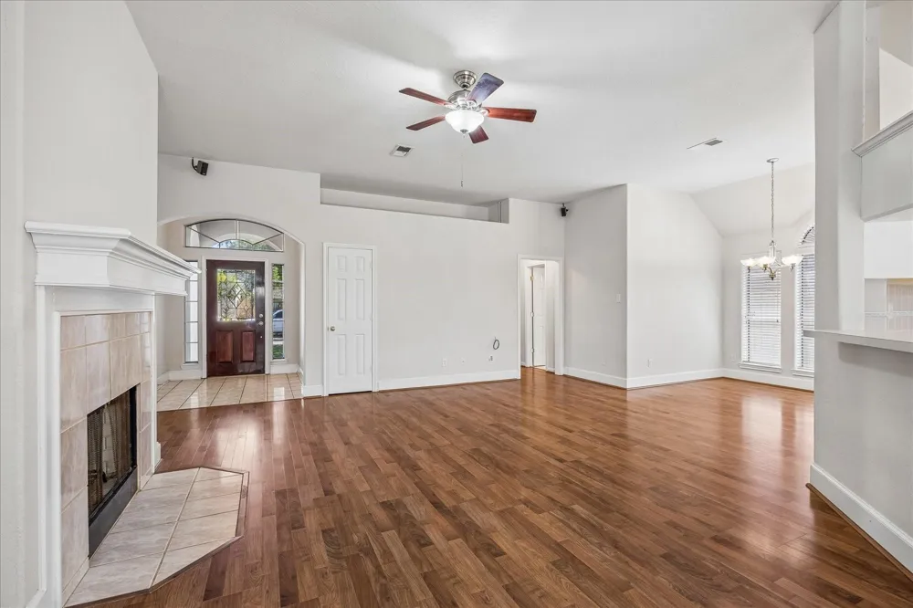 3419 Glastonbury Drive Pearland, TX 77581