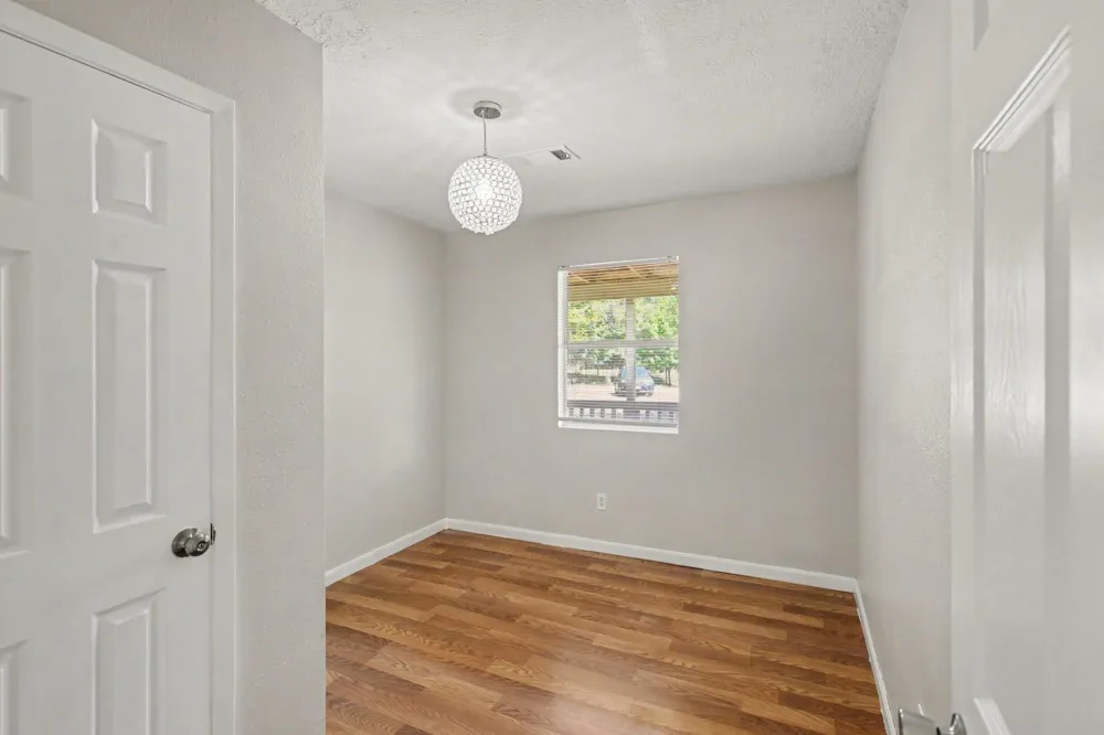 31 Elendor Drive Cleveland, TX 77328