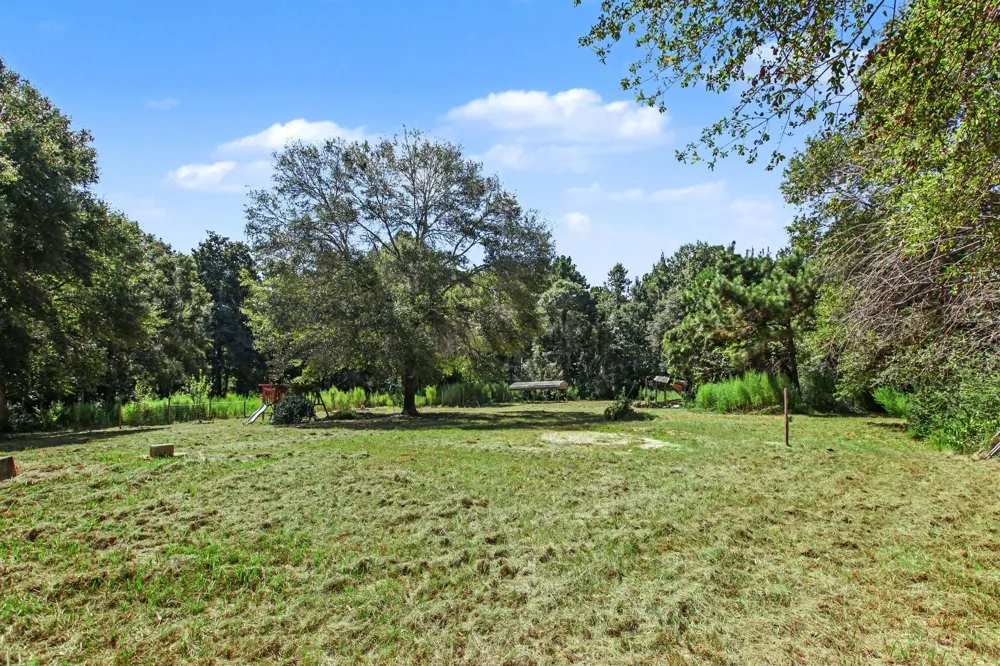 31 Elendor Drive Cleveland, TX 77328