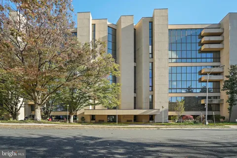 1101 S ARLINGTON RIDGE ROAD #304