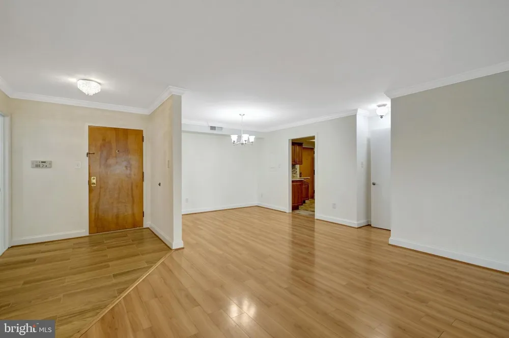 1101 S ARLINGTON RIDGE ROAD #304 Arlington, VA 22202