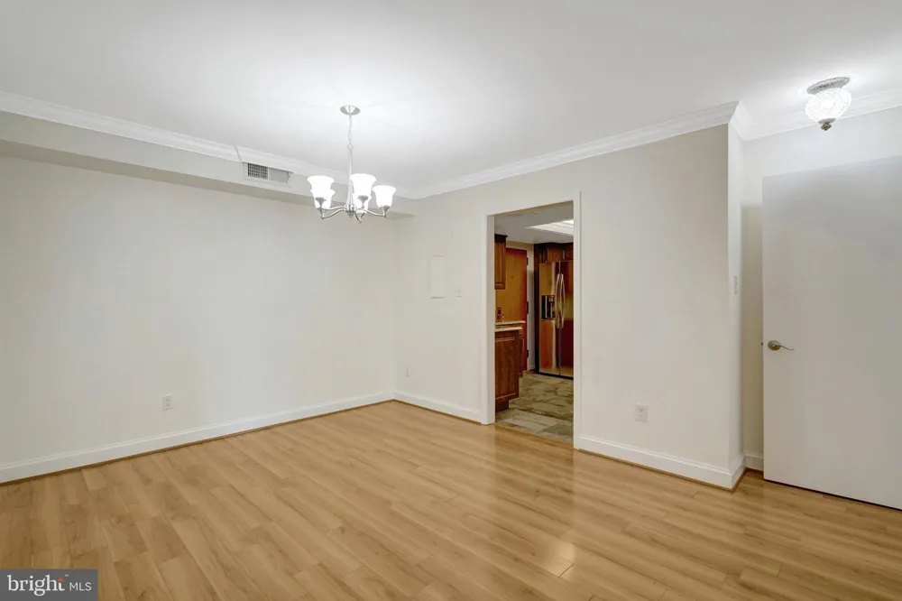 1101 S ARLINGTON RIDGE ROAD #304 Arlington, VA 22202