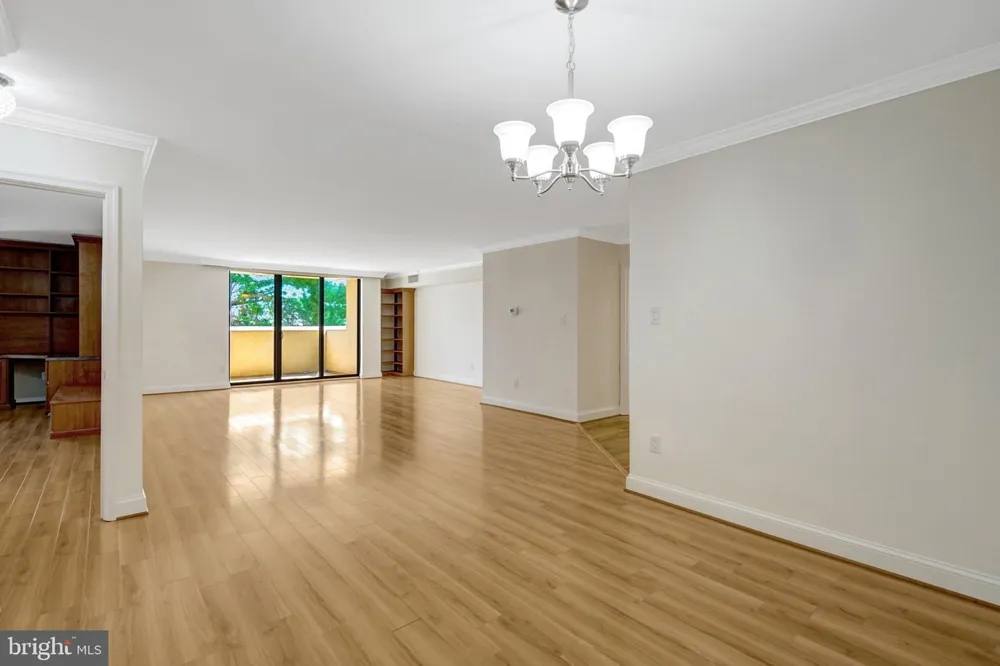 1101 S ARLINGTON RIDGE ROAD #304 Arlington, VA 22202