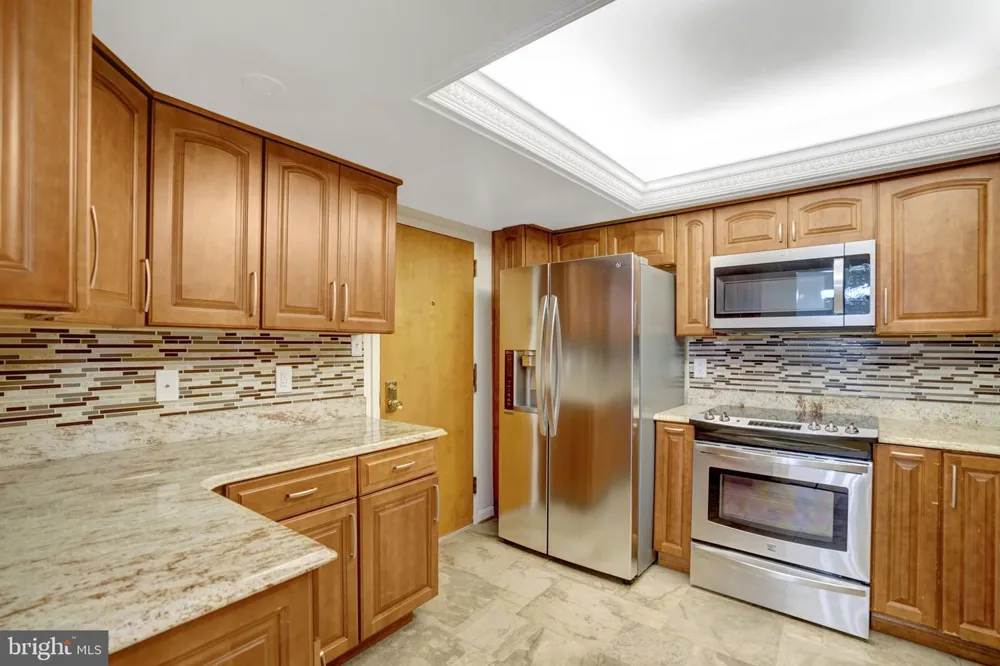 1101 S ARLINGTON RIDGE ROAD #304 Arlington, VA 22202