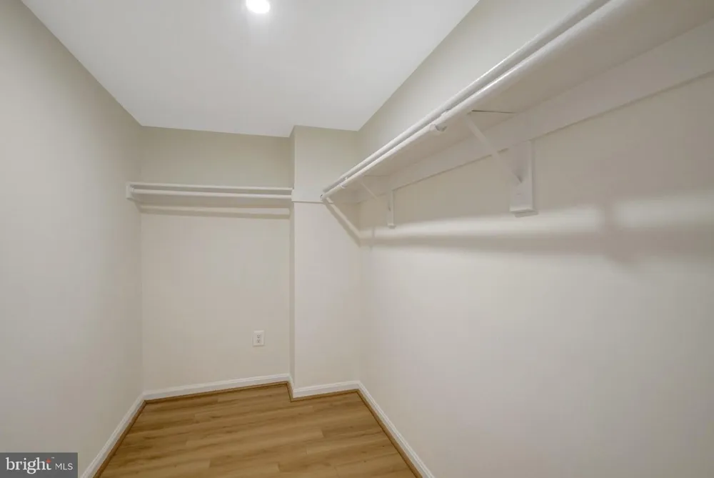 1101 S ARLINGTON RIDGE ROAD #304 Arlington, VA 22202