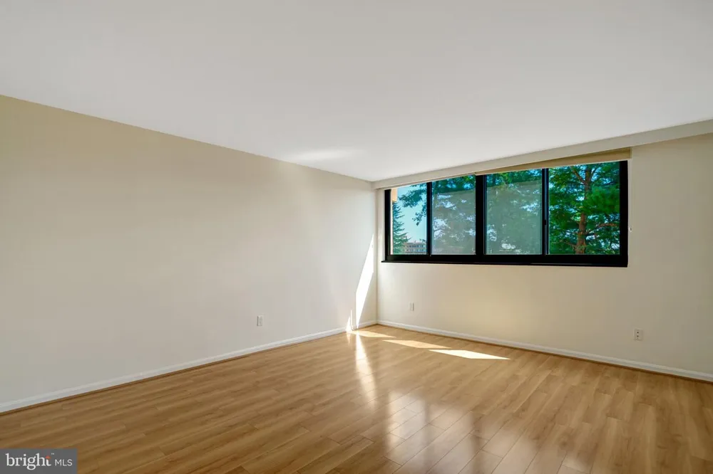 1101 S ARLINGTON RIDGE ROAD #304 Arlington, VA 22202