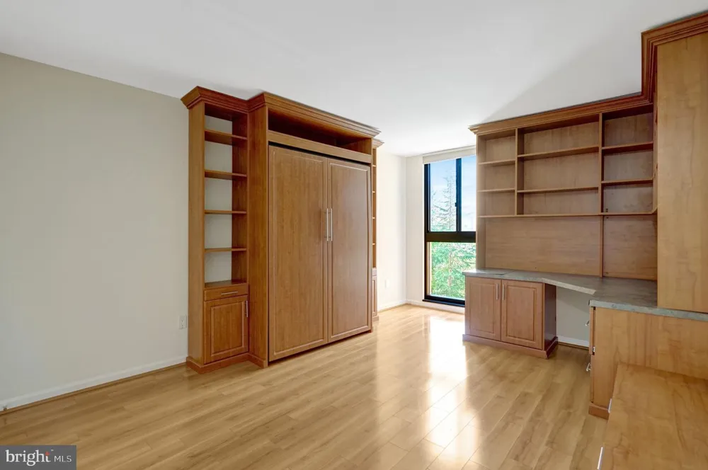 1101 S ARLINGTON RIDGE ROAD #304 Arlington, VA 22202