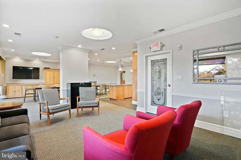 1101 S ARLINGTON RIDGE ROAD #304 Arlington, VA 22202
