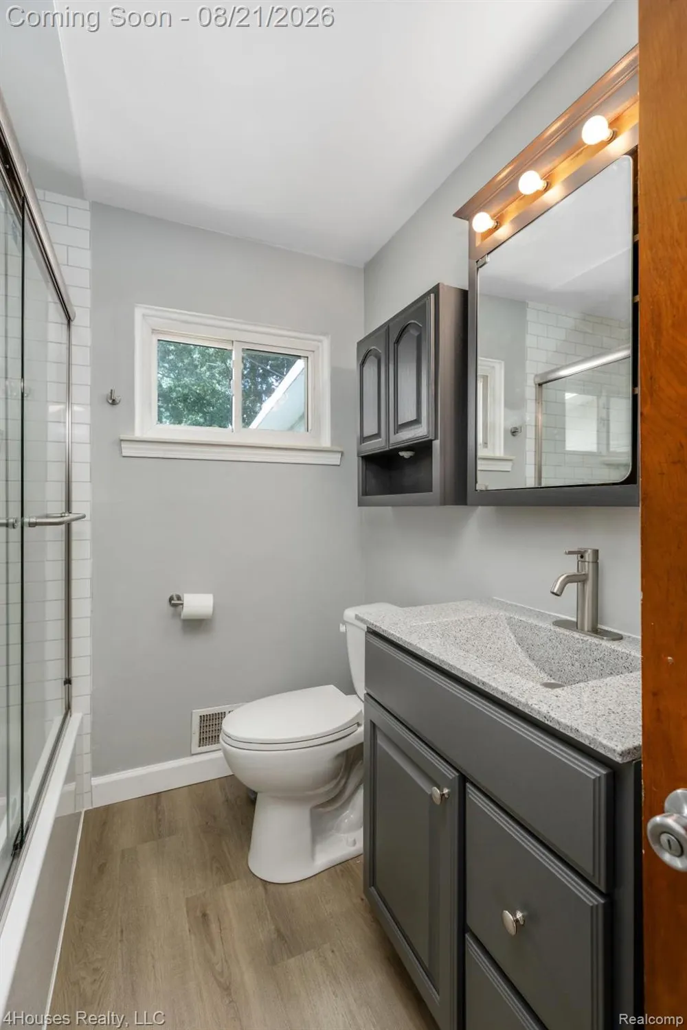 29039 Shirley Avenue Madison Heights City, MI 48071