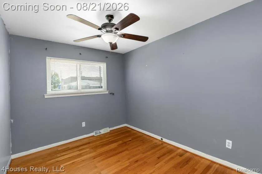 29039 Shirley Avenue Madison Heights City, MI 48071