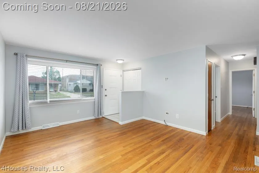 29039 Shirley Avenue Madison Heights City, MI 48071