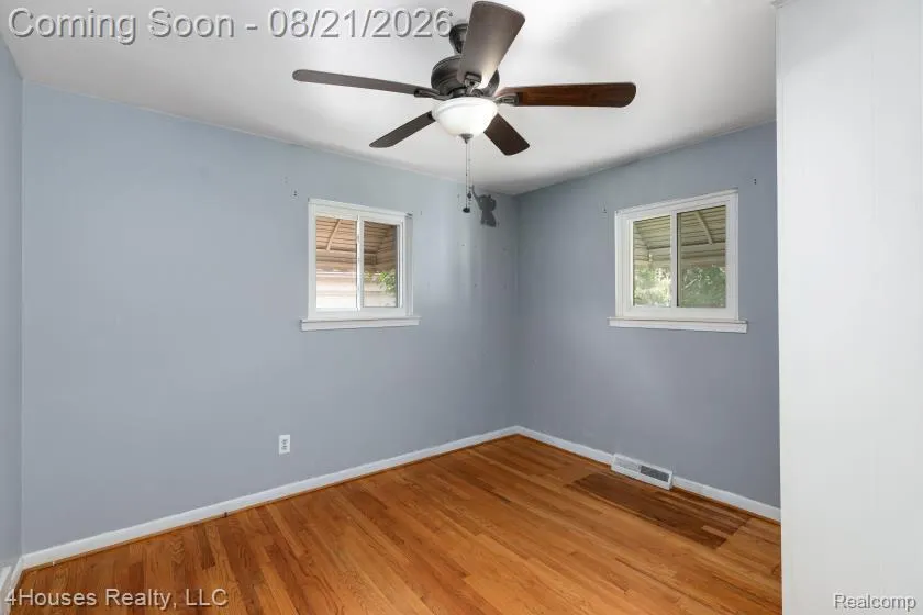 29039 Shirley Avenue Madison Heights City, MI 48071