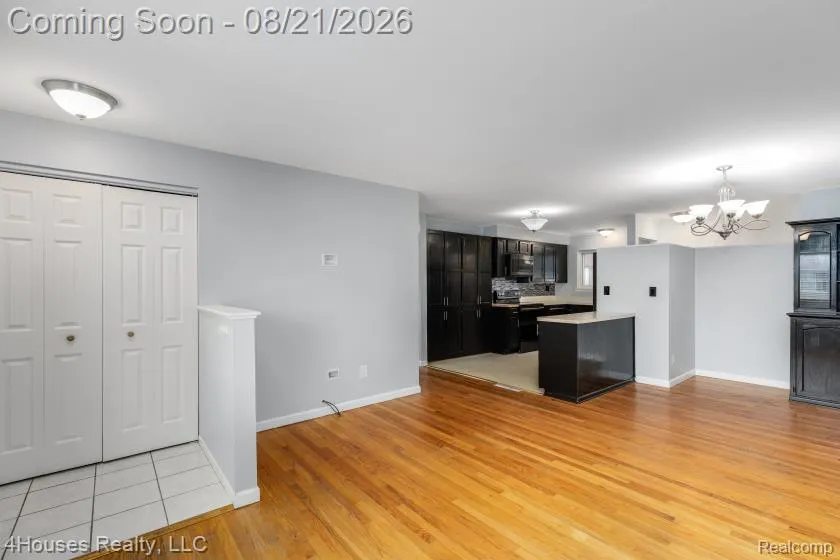 29039 Shirley Avenue Madison Heights City, MI 48071
