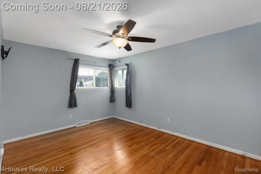 29039 Shirley Avenue Madison Heights City, MI 48071