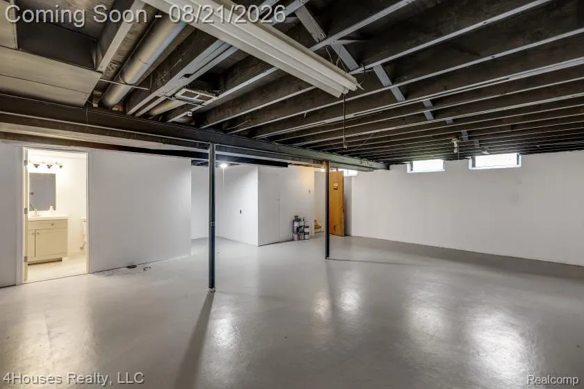 29039 Shirley Avenue Madison Heights City, MI 48071
