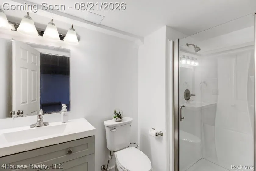 29039 Shirley Avenue Madison Heights City, MI 48071