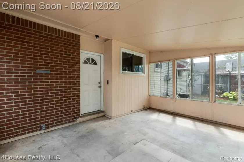 29039 Shirley Avenue Madison Heights City, MI 48071